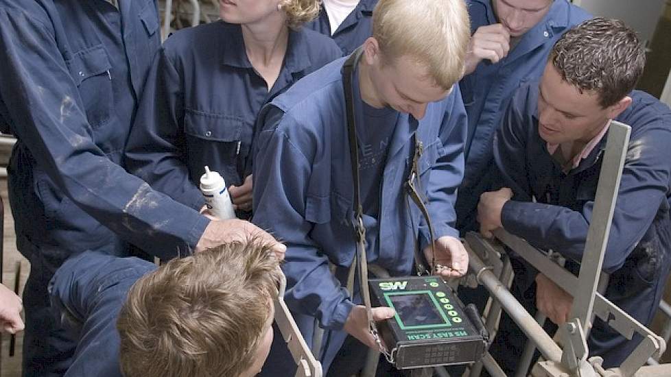 Leerlingen krijgen praktijkles op de PTC+ in Barneveld.