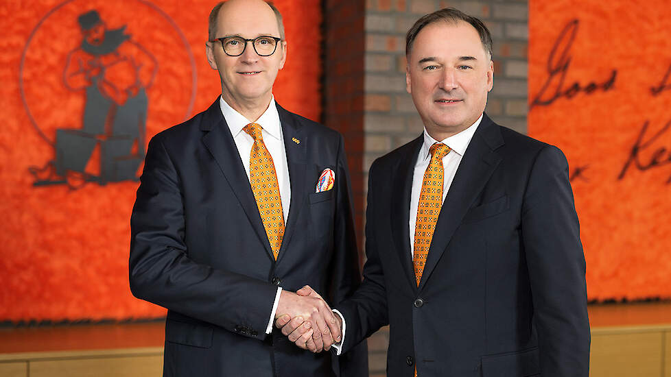 Bernd Meerpohl (links) zal de leiding van de bedrijfsgroep Big Dutchman op 1 april aanstaande doorgeven aan Dr. Frank Hiller.