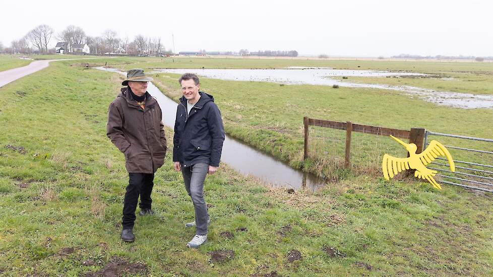 Piet Spoorenberg (Vogelbescherming Nederland, links) en Catharinus Wierda (De Fryske).