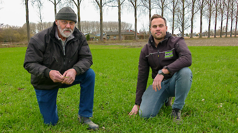 Jan Piet van Cadsand (akkerbouwer) en Pol van de Vijver (akkerbouwadviseur CZAV)