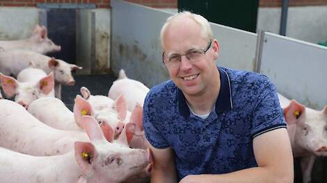 Biologisch varkenshouder Jeroen Neimeijer in Heino (OV) is een van de briefschrijvers.