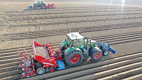 Halverwege deze week moest Van Hoven nog circa 1/3 van zijn aardappelareaal nog planten. Dat is aanzienlijk later dan in voorgaande jaren.