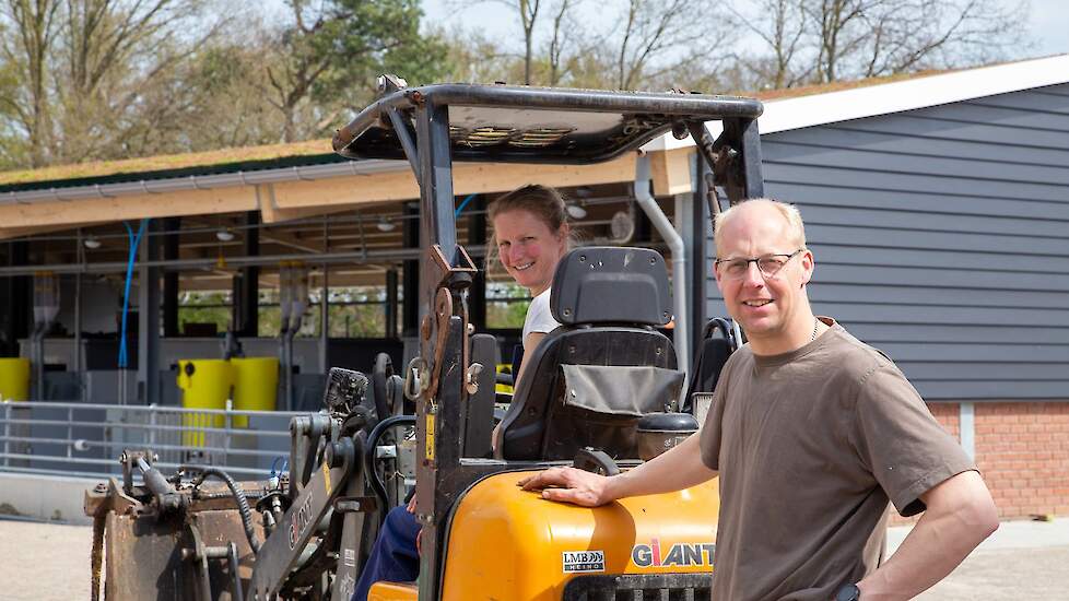 Nieske is van de varkens, Jeroen doet bestuurlijk werk, maar regelt ook mest en vleesverkoop.