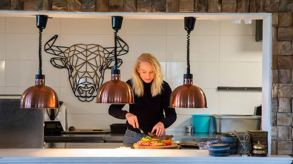 Met de menukaart vol met streekproducten en het rundvlees van eigen bedrijf mikt Amanda Flamand op het hogere marktsegment.