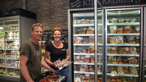 Johan en Alida Laarman zijn samen met een melkveehouder en fruitteler eigenaar van ’T Vershuus, de grootste boerderijwinkel van Drenthe.