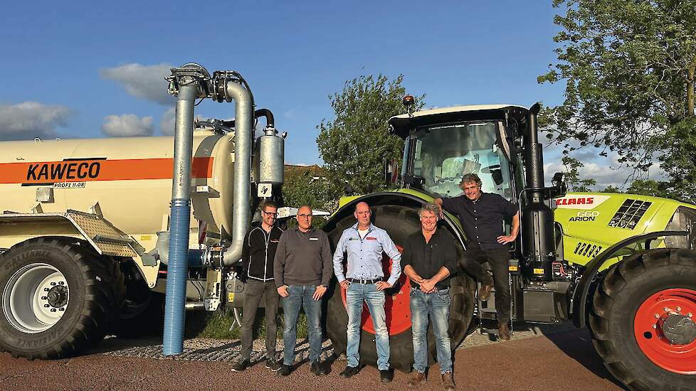 De eigenaren van Combi West Mechanisatie. Van links naar rechts: Sebastiaan van den Berg, René Hoekenga, Edwin Evenboer, Klaas Alles en Han van Hamburg.