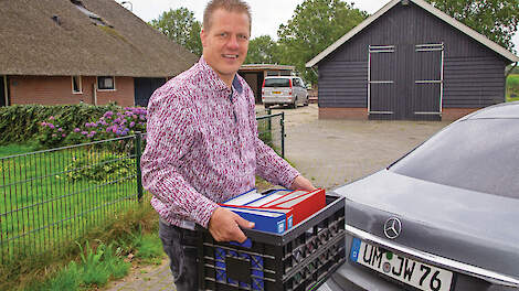 Joost Westerbeek houdt in Oost Duitsland vleeskuikens en pendelt op en neer tussen Drenthe en Wilsickow.