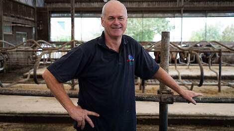 "Boer Sjoerd Brandsma vertelt over de verbeteringen in zijn melkveestal na renovatie."