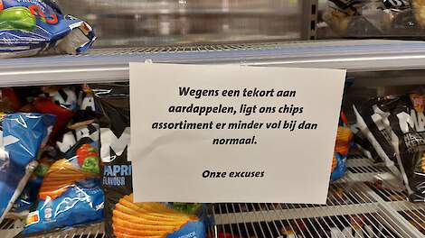 Ook in haar winkel in Sittard waarschuwt Jumbo haar klanten voor mogelijk lege rekken door een tekort aan aardappelen.