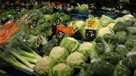 Supermarkten willen - tot nu toe - vooral perfecte groenten presenteren.