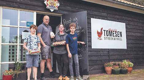 De omgeving en consument spelen een grote rol in de bedrijfsvoering van familie Tomesen (v.l.n.r. Huub, Roy, Maud en Job).