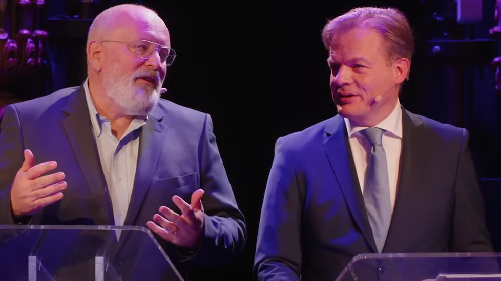 Pieter Omtzigt en Frans Timmermans in debat in Arnhem op 31 oktober 2023.