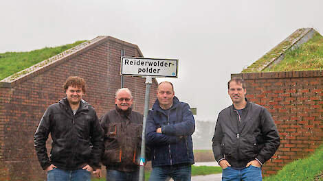 Van links naar rechts: Leendert Jan Onnes, Cors Onnes, Derk Jans Oldenziel en Harry Oldenziel.