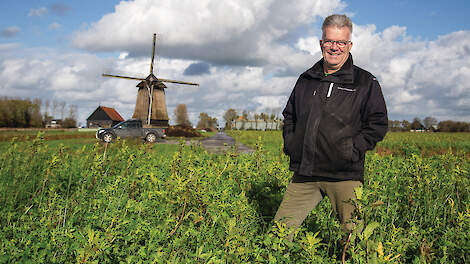Peter Appelman wisselt de koolteelt in de Schermer en de Beemster af met groenbemestermengsels en kruidenrijk grasland.