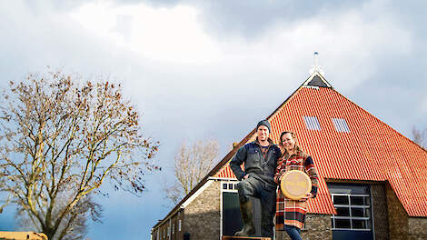 Jehannes en Annamarie Fopma leveren melk voor duurzame kaas van De Fryske.