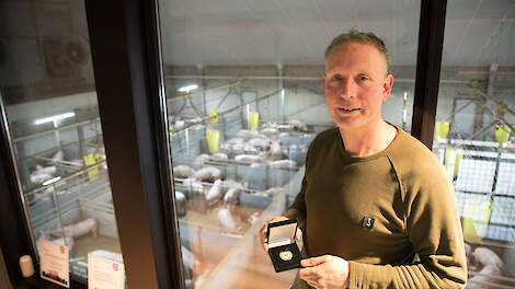 Stephan Rientjes ontving dit jaar de Waarde-Ring van Overijssel. De prijs is voor boeren die zich inzetten voor verbinding met burgers.