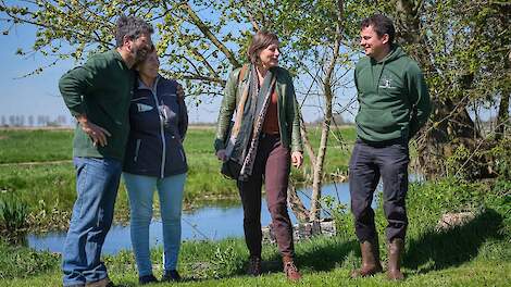 Familie Samsom met Plattelandscoach Dorine Zwaan.