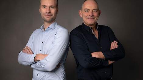 Harm Wientjes (links op de foto) is per 1 januari 2024 de nieuwe algemeen directeur van DLV Advies. Hij volgt Paul Bens (rechts op de foto) op die de functie bijna twintig jaar bekleedde.