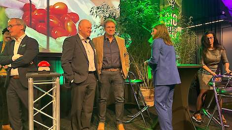 Marc Oudenhoven (gedeputeerde) naast Alex Datema (Directeur Food & Agri Rabobank Nederland).