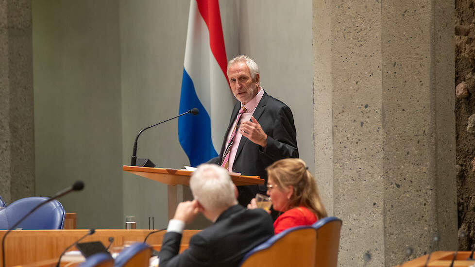 Harm Holman (NSC) wil actie. „Als we niets doen, dreigt een keiharde sanering. Dan gaat de veehouderij verdrinken in haar eigen shit.”