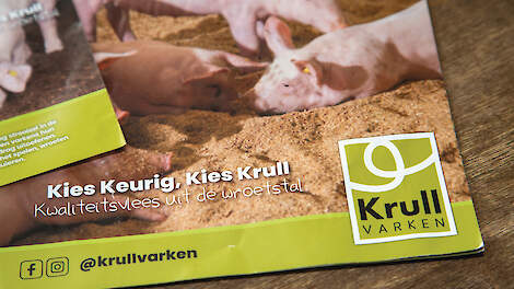 De slogan van Krull: 'Kies Keurig, Kies Krull. Kwaliteitsvlees uit de wroetstal'