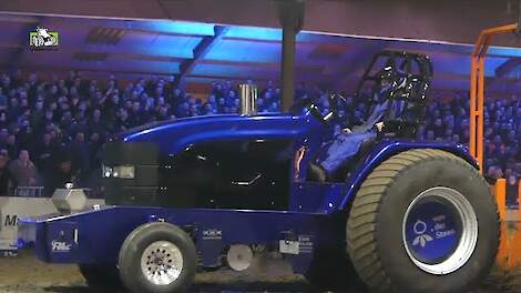 Dieselgeweld in de supersport-klasse Tractorpulling Indoor Putten 2024