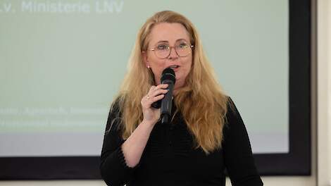Sepha Smit tijdens haar presentatie voor de Robin Food Coalition op 25 maart 2024