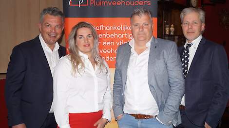 Ewout Klok (links) is maandagavond 15 april benoemd als bestuurslid van de NVP. Hij vormt samen met Desiree Feddema, Dick Schieven en Bart-Jan Oplaat het dagelijks bestuur van de NVP.