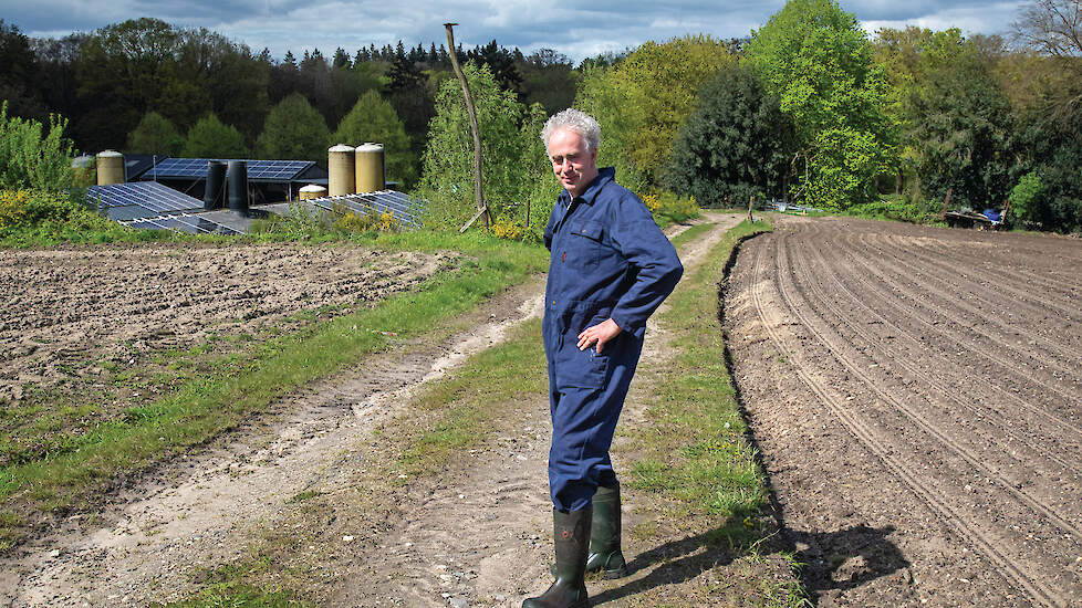 Jean Janssen kiest vooral vanwege de afwisseling in werkzaamheden voor een combinatie van een varkensbedrijf en een akkerbouwtak.