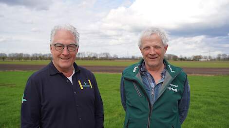 Jan Willems (rechts) heeft een akkerbouw- en loonspuitbedrijf in Wanroij (N-Br.). Zijn bouwplan bestaat uit aardappelen (24 ha), suikerbieten (15 ha), cichorei (12 ha), zomertarwe (6,5 ha) en Japanse haver voor zaaizaad (5 ha). Maarten van Erp is adviseur