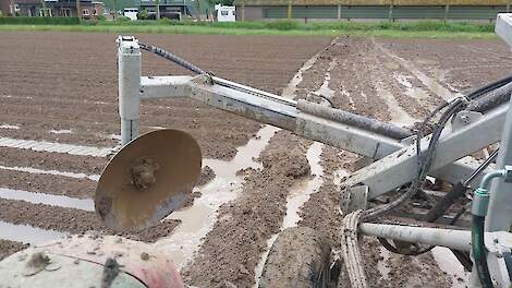 Het water zo snel mogelijk van het land krijgen.