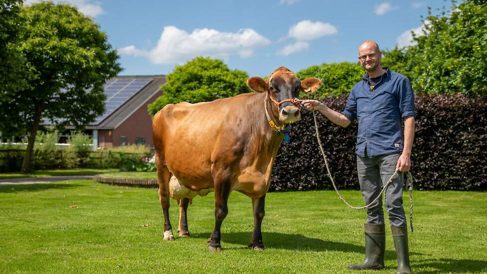 Edwin Keuper met sterkoe 1 Josie 30.