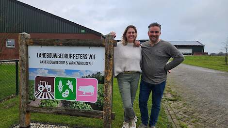 Bart en Marjan Peters zijn de derde generatie boeren op de locatie in Sint Anthonis. Momenteel zitten zij samen met Martien en Door, de ouders van Bart, in een VOF. Binnenkort nemen Bart en Marjan het bedrijf volledig over.