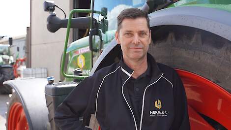 Joop Hermans leidt samen met zijn compagnons (en neven) Arno en Jaap Hermans het gelijknamige loonbedrijf in Maasbree (Lb.). Hermans is werkzaam in de akkerbouw, de groenteteelt en het grondverzet. Loonwerk voor (vollegronds)groentetelers is van oudsher d