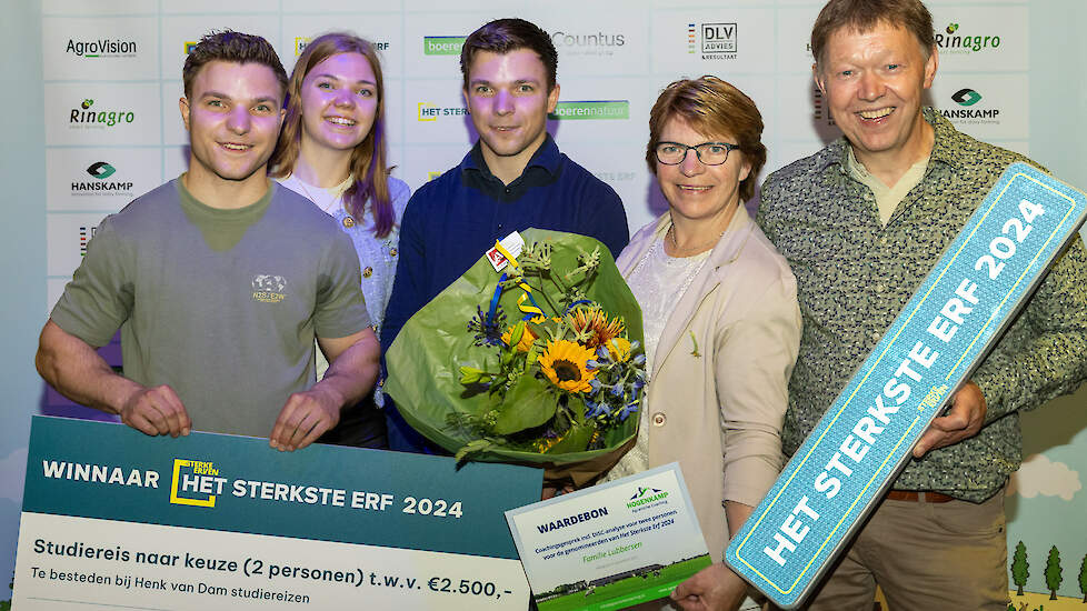 De familie Lubbersen, trotse winnaar van Het Sterkste Erf 2024.