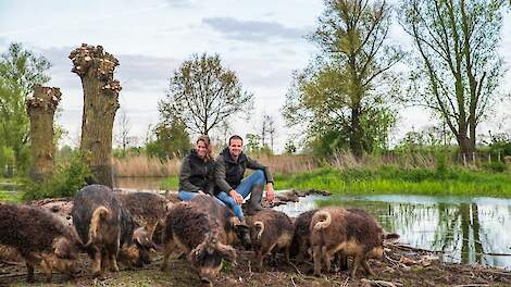 Arjan en Martine verkopen hun product aan lokale horecaondernemers. 'Die zien de waarde van ons product'.