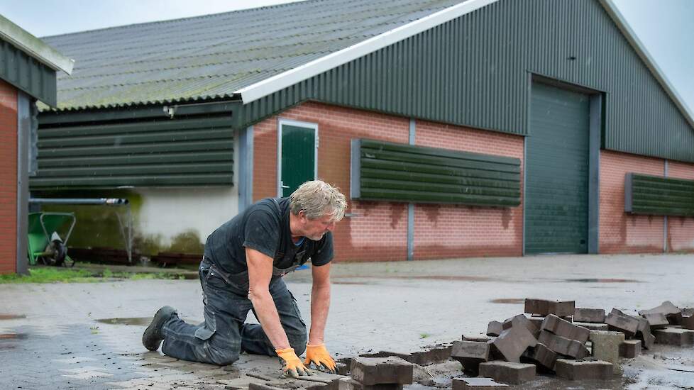 Al ruim twee jaar is Berend Dijsselhof bezig met de vergunning voor een windmolen. „Energieneutraal zal niet lukken. Maar je slaat wel een forse deuk in het huidige verbruik.”