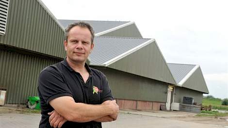 Varkenshouder Theun Peters heeft in het Gelderse Balgoij (onder Wijchen) een bedrijf met 3.800 vleesvarkensplaatsen en 500 zeugen. Daarnaast huurt hij aan de Palkerdijk in Nijmegen, 10 kilometer verderop, een stal met 4.600 vleesvarkens.