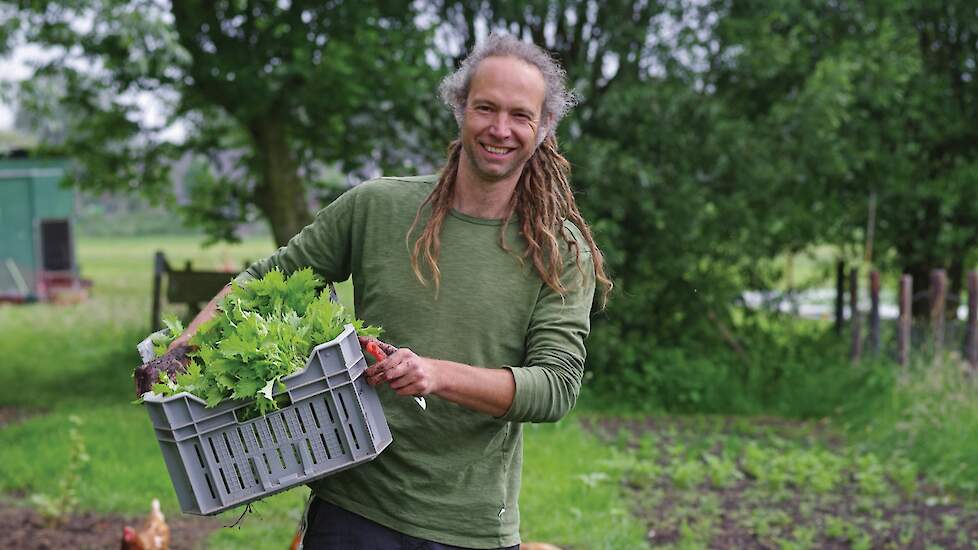 Tuinder Bas de Groot werkt met een gemeenschap van betrokken klanten.