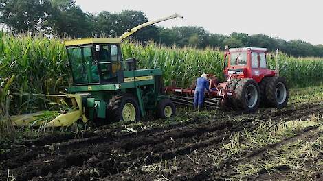 Perceel losmaaien met John Deere voorbereidingen Oldtimer Hakseldag Dalen 2024