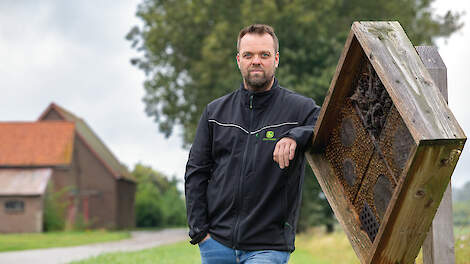 Remco Wesdorp zit naast de gewone akkerbouwactiviteiten op zijn thuisbedrijf als partner in Proeftuin van Pallandtpolder. Dit bedrijf biedt ruimte aan experimenten met kringlooplandbouw, biodiversiteit en natuur.