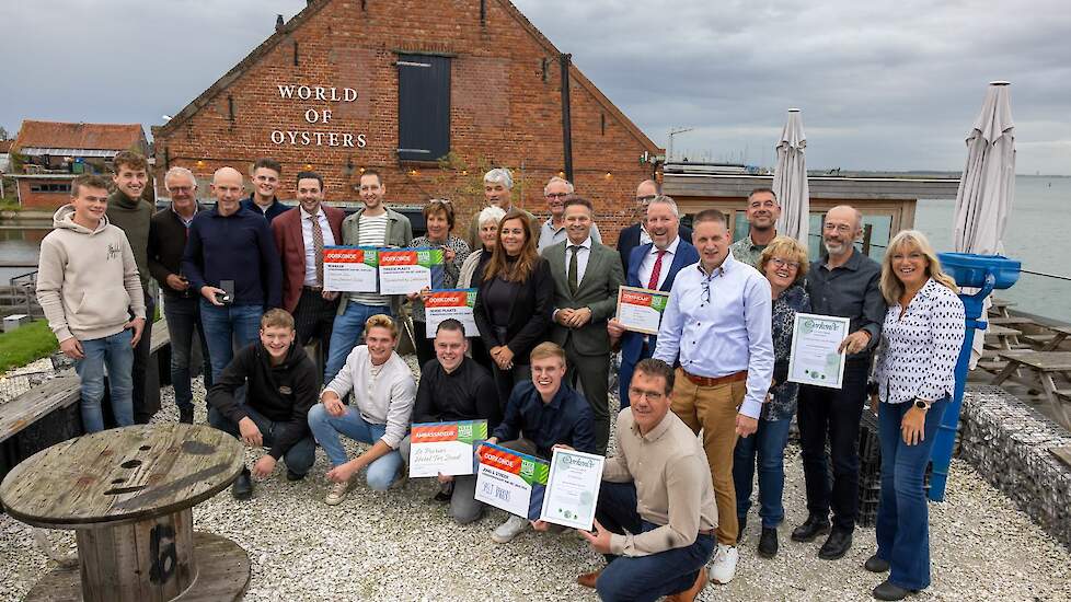 De winnaars van alle prijzen tijdens de Zeeuwse Dag van Ons Eten verzameld.