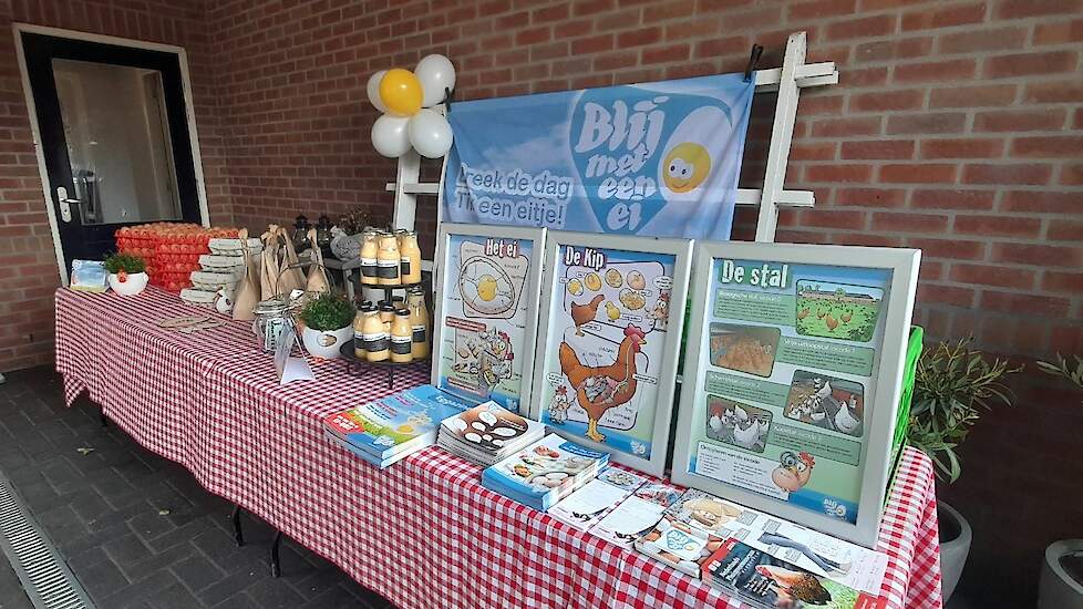 Jolanda Bloeming richtte een informatieve stand in onder de carport.