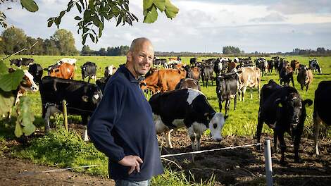 Marinus de Vries kijkt naar het totaalplaatje voor een laag ureumgetal.