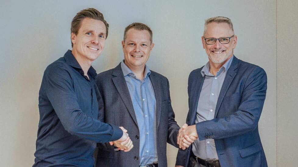 Van link naar rechts: Twan van Dijk (AgriSyst), Jacob Rasmussen ( AgroVision) en Marc Cox (AgriSyst)