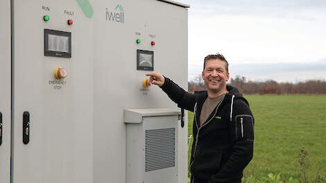 Herbert Stamsnijder uit Enter heeft geen werk van zijn stroomhandel. De slimme batterij doet dat voor hem.