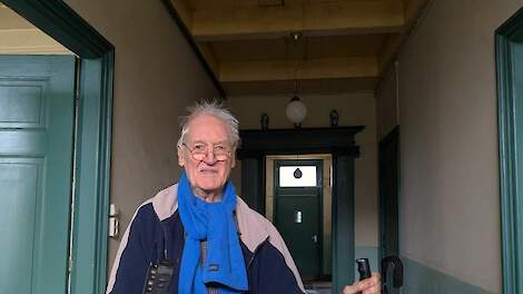 Durk van der Schaaf in de voormalige pastorie.