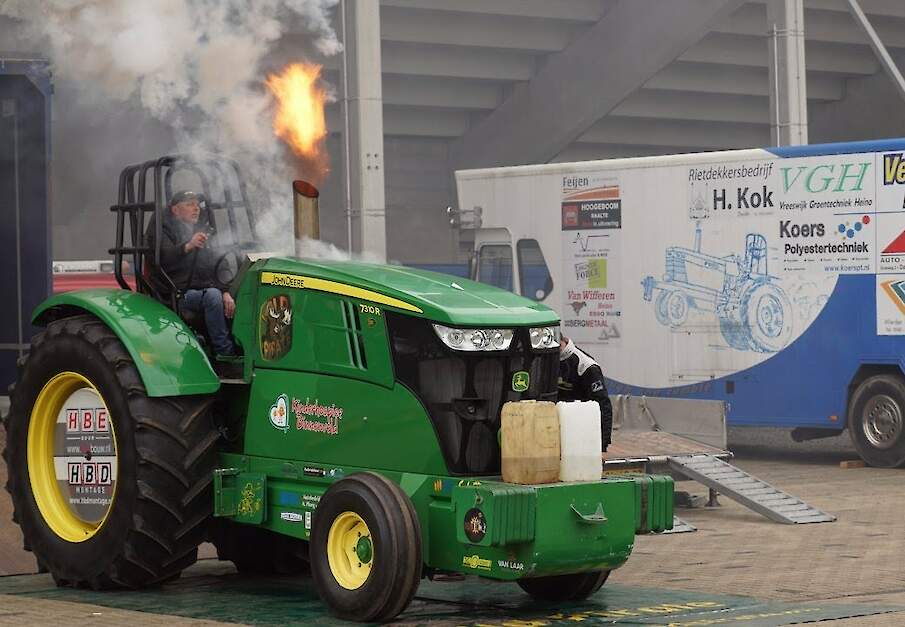 Ff de John Deere opwarmen