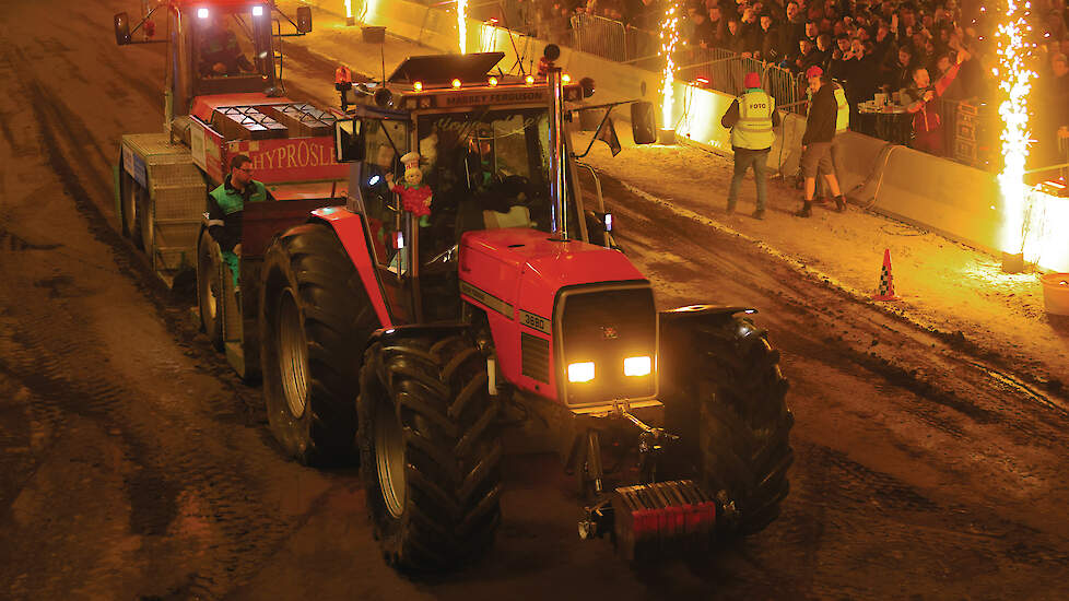 Bart van Sprundel uit Etten-Leur won met zijn Massey Ferguson 3690 de 9,0 ton Landbouwklasse. Later won David van Sprundel de 11 ton met dezelfde trekker.