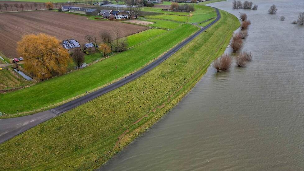 Hoogwater bij Ochten, deze maand.